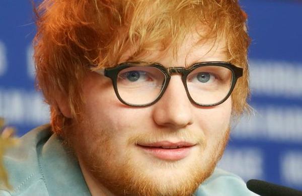 Ed Sheeran confiesa que sufrió bullying por ser pelirrojo, tartamudo y usar lentes - C9N