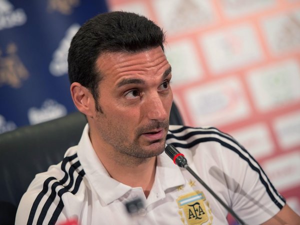 Scaloni, consciente de que Argentina "debe mejorar su imagen"