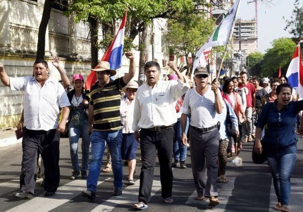Policía en alerta por marcha | Paraguay en Noticias