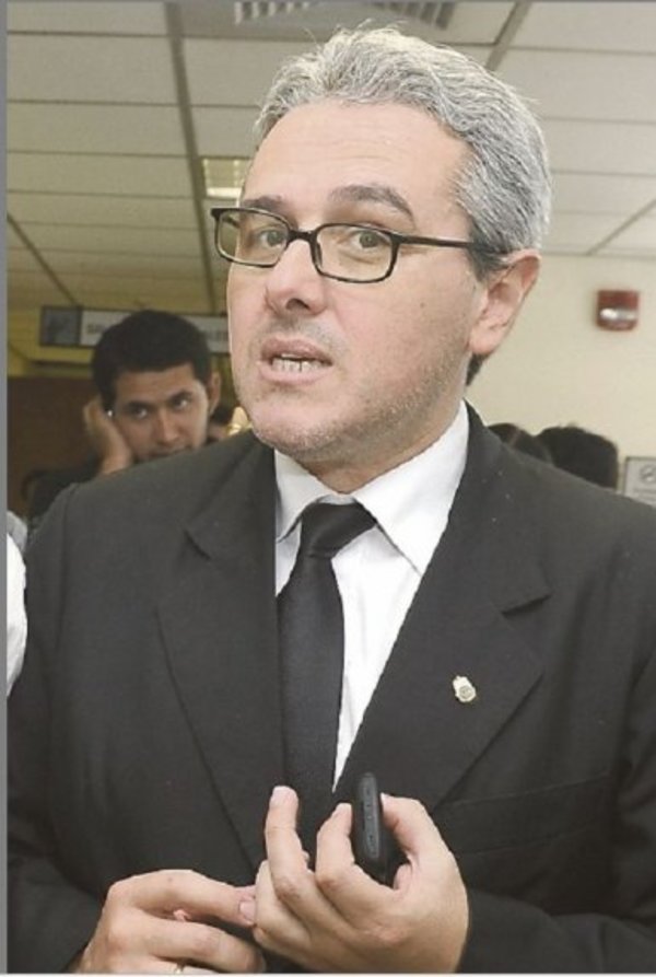 Fiscalía pide al MEC documentos sobre plagio de libros - Nacionales - ABC Color