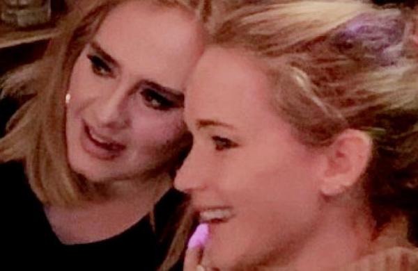 La desenfrenada noche de Adele y Jennifer Lawrence: terminaron borrachas en un bar de Nueva York - C9N