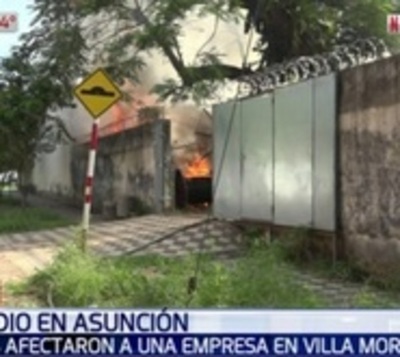 Incendio consume depósito de empresa en Villa Morra - Paraguay.com