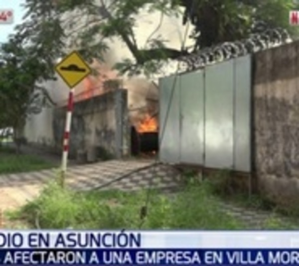 Incendio consume depósito de empresa en Villa Morra - Paraguay.com