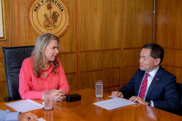Gobierno trabaja por un acuerdo automotriz y la protección de inversiones | .::Agencia IP::.