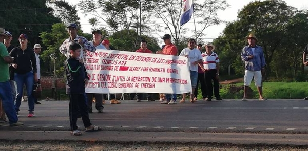 HOY / Tarifazos, Ande no para de enervar a la gente: cierran la ruta para repudiar "abusos"