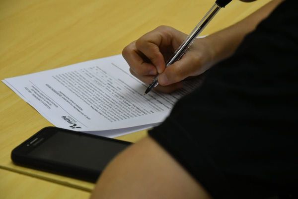 Becarios de Itaipú podrán firmar acuerdo este martes