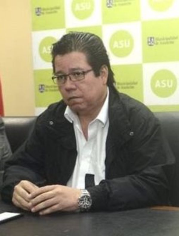 Inicia juicio político al contralor Enrique García