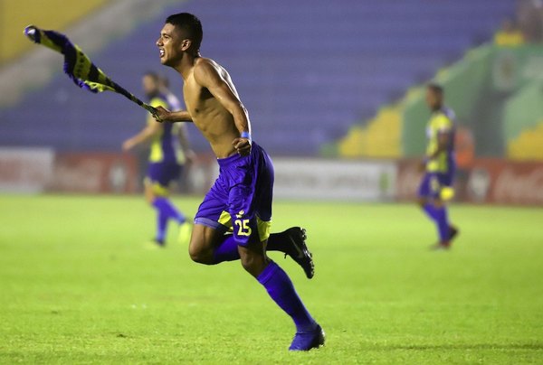 CAPIATÁ NO PERDONÓ. Barre y levanta “polvo”
