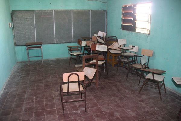 En 2 instituciones de J. A. Saldívar faltan 4 docentes