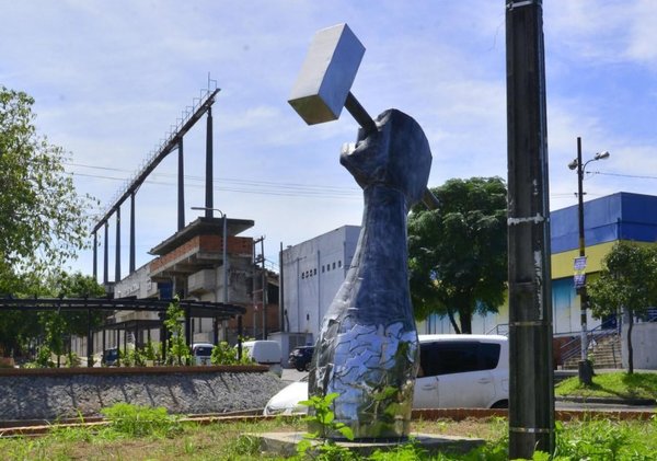 Escultura sin concurso ni aprobación - Edicion Impresa - ABC Color