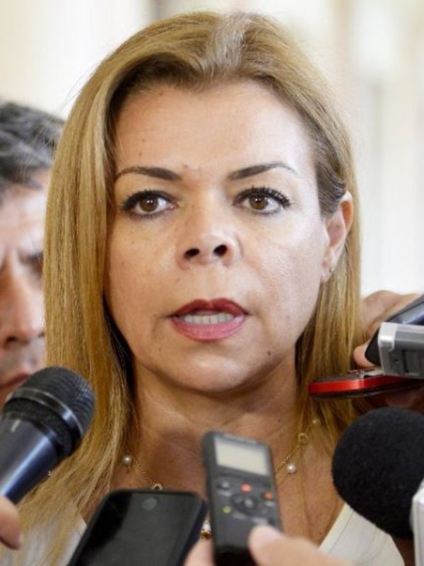 McLeod está citada hoy para audiencia en CDE - Edicion Impresa - ABC Color