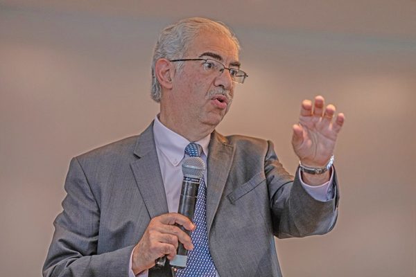 Aplazan reunión con China por Venezuela