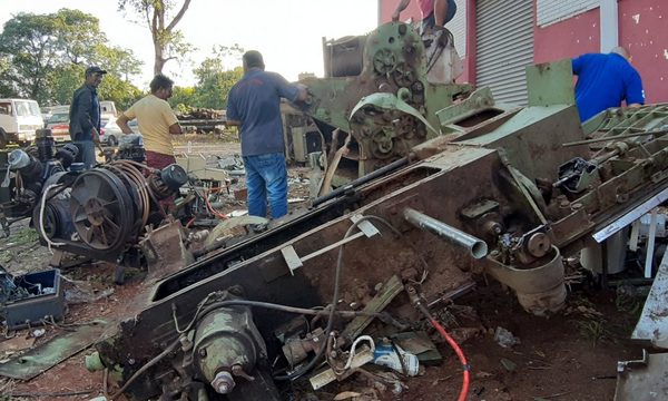Destruyen máquina utilizada para fabricar cigarrillos