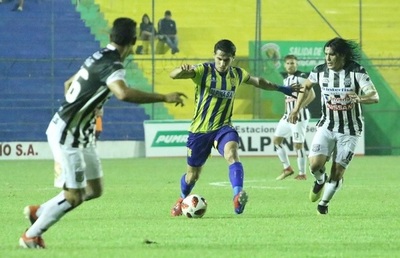 Capiatá da vuelta el marcador ante Deportivo Santaní