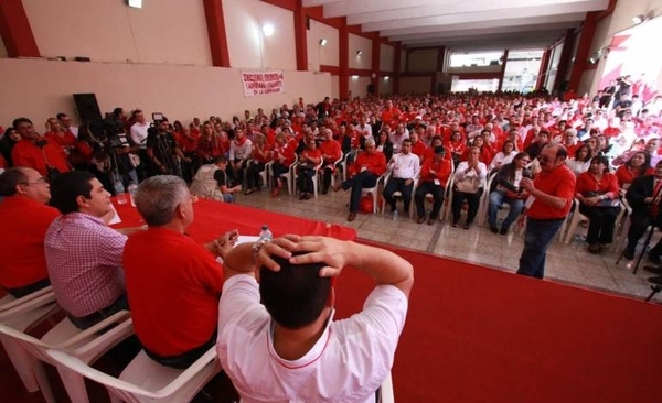 HOY / Justifican cierre de puertas de ANR a los jóvenes para evitar "oportunismo partidario"