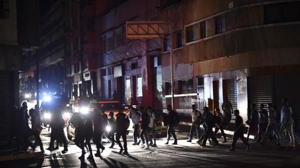 Venezuela, otra vez a oscuras por un apagón | .::Agencia IP::.
