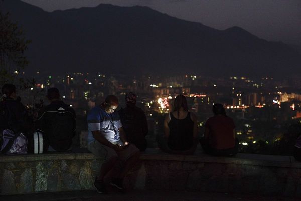 Temor y caos en nueva noche de masivo apagón en Venezuela