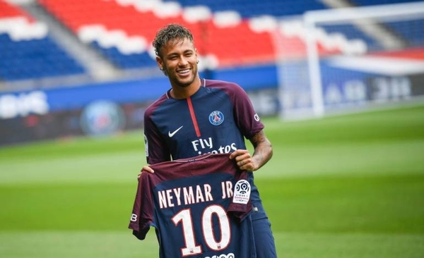 HOY / Neymar ya trabaja en una renovación con el PSG