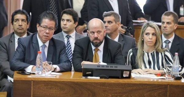 HOY / Juicio al contralor: cuestionan 'pobre argumentos' de diputados acusadores