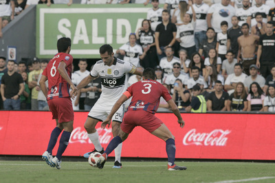 Olimpia afloja y el Ciclón acecha - ADN Paraguayo