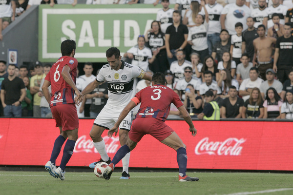 Olimpia afloja y el Ciclón acecha - ADN Paraguayo