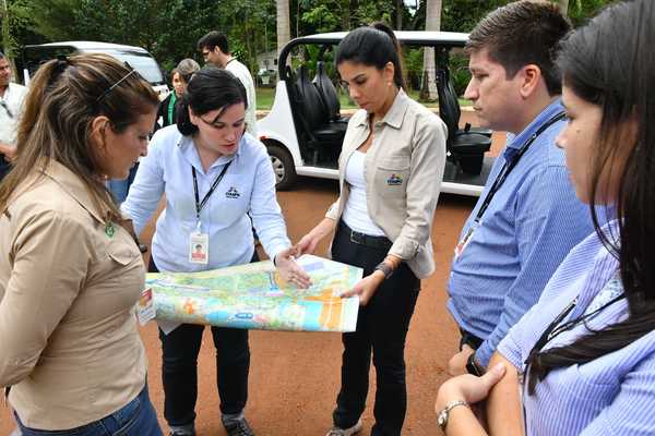 Itaipú y Parque de las Aves analizan acuerdos para certificación del futuro Centro Ambiental | .::Agencia IP::.