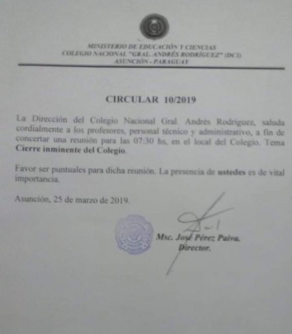 Roncha por malentendido sobre cierre de colegio | Paraguay en Noticias