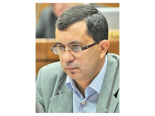 Bloque efrainista en el Senado simpatiza con Martínez Simón