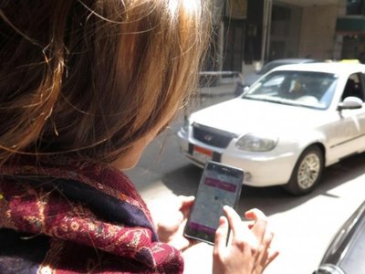 Un taxi femenino para combatir el acoso y el desempleo en Egipto - Internacionales - ABC Color