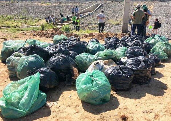 Una ciudad limpia, el sueño que podría volverse real con el “Basura Challenge” - Periodismo Joven - ABC Color
