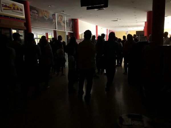Desolación en Venezuela, paralizada por un nuevo apagón masivo