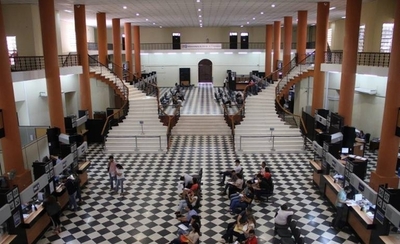 HOY / ¿Elevar ingresos fiscales sin subir impuestos y sin recortar gastos inútiles?, la polémica