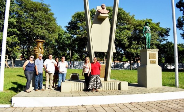 Mejoras en histórica plaza de Cnel. Oviedo implicaría disminución de área verde » Ñanduti
