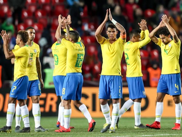 Gabriel Jesus y David Neres destrozan a la República Checa