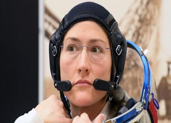 La NASA cancela paseo espacial femenino