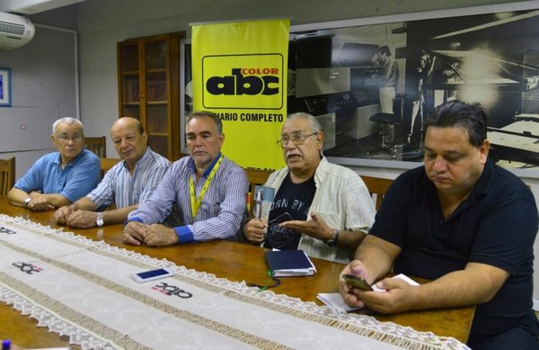 Jubilados insisten con la actualización de sus haberes - Nacionales - ABC Color