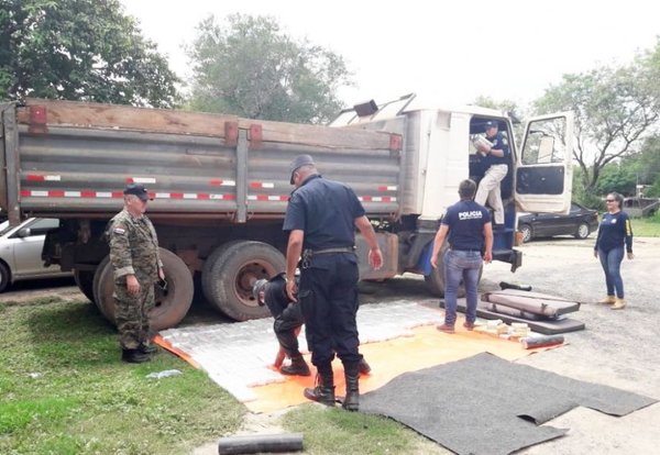 Incautan carga de marihuana que iba a territorio boliviano - Edicion Impresa - ABC Color
