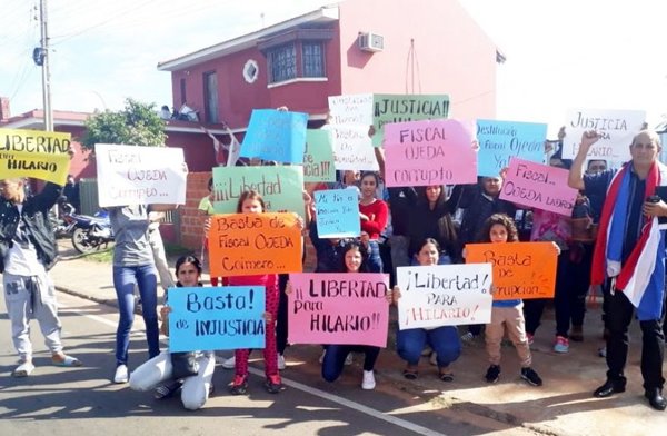 En Carapeguá exigen auditar gestión de fiscal - Edicion Impresa - ABC Color