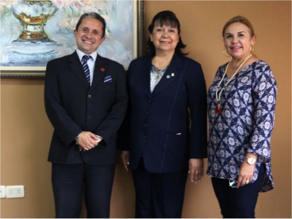 Camarista con antecedentes busca terna para Defensoría