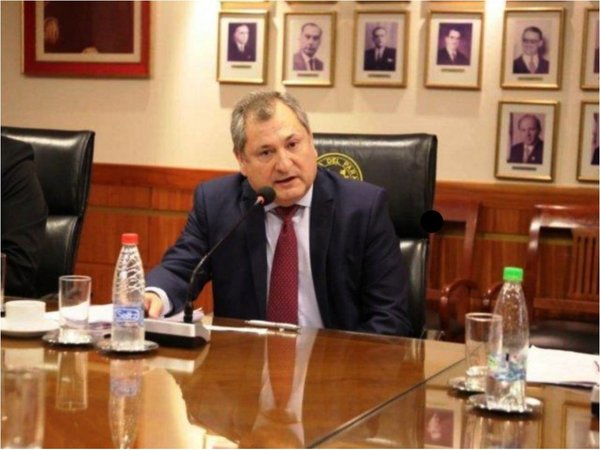 Presidente de la Corte desautoriza a personas que usen su nombre