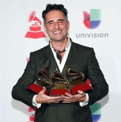 Con entradas agotadas, Jorge Drexler canta hoy en Sacramento - Edicion Impresa - ABC Color