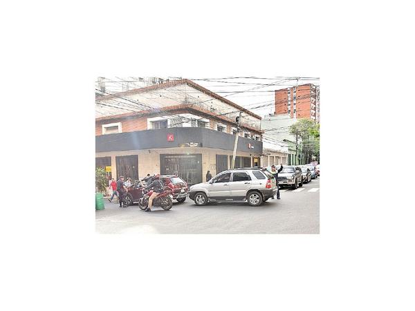Calles fueron bloqueadas ayer, pero recién hoy marchan