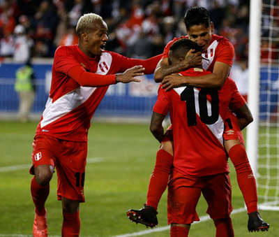 Perú superó en amistoso a Islandia
