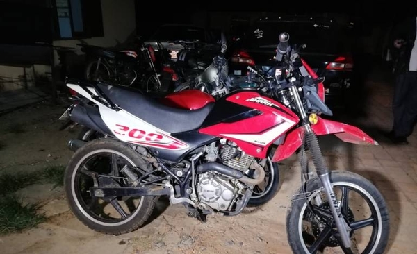 HOY / Transeúntes detuvieron a motochorro que quiso asaltar a un joven