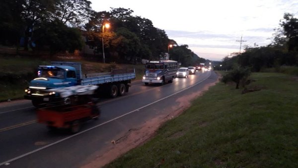 Cientos de vehículos parten para “ladrillazo” | Paraguay en Noticias