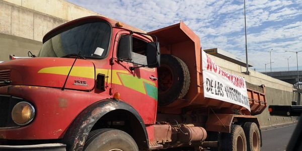 Ceramistas de Tobatî llegan a la capital