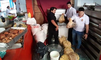 Clausuran “Calentito” por venta de comida podrida