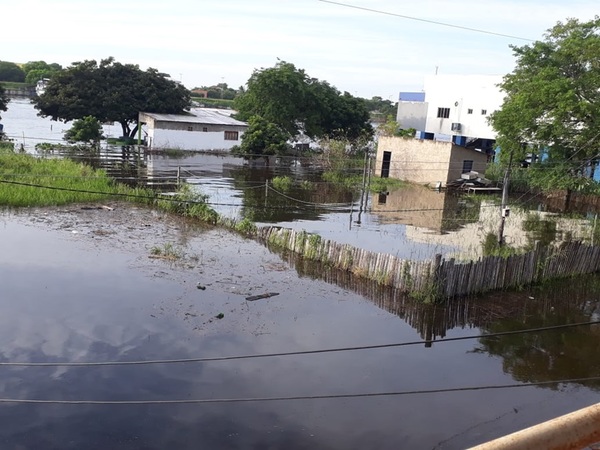 Asistencia integral continúa en zonas afectadas por inundaciones