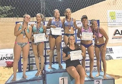 La dupla Valiente y Martí son monarcas en vóley - ADN Paraguayo
