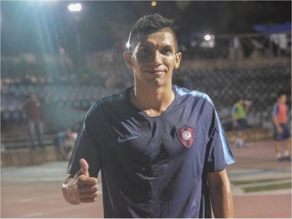 Intercambio de figuras entre Olimpia y Cerro en futsal